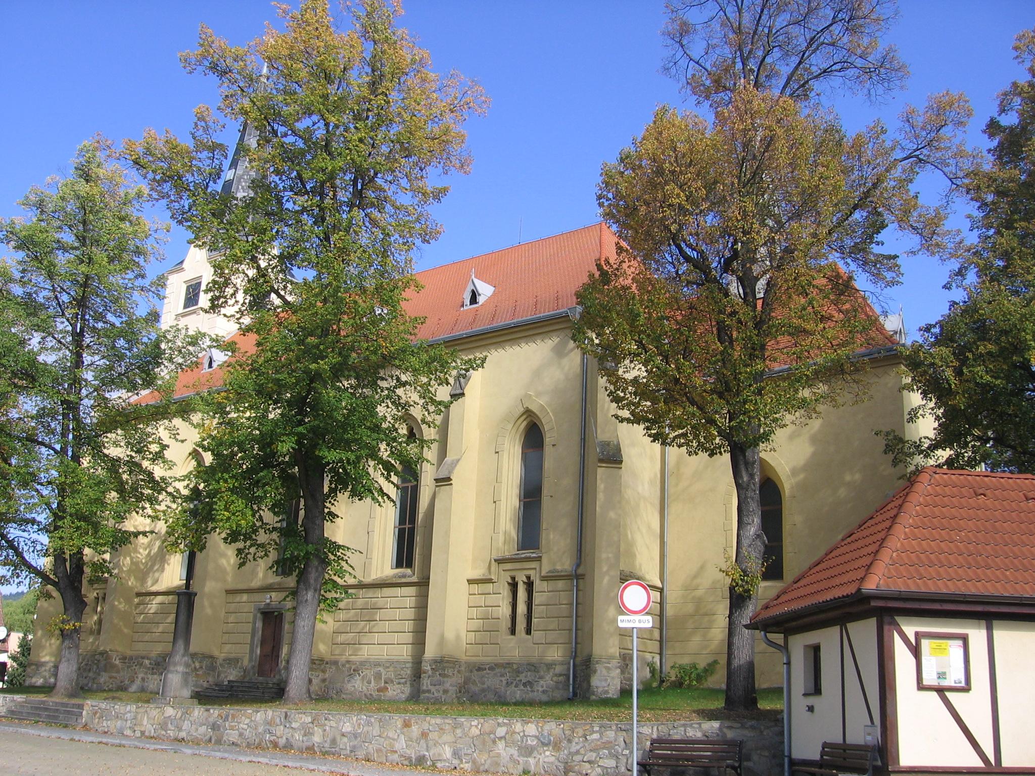 Kostel Archanděla Michaela s farou